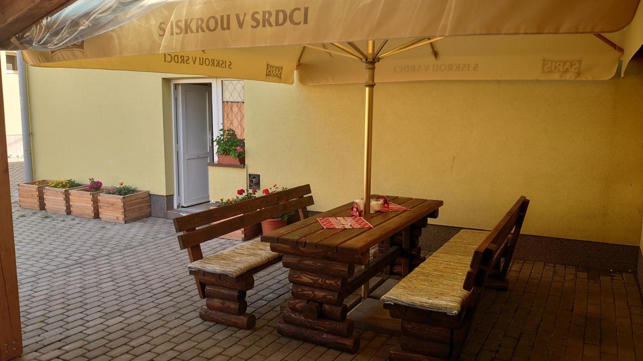 Penzion & Bar Natali Spissky Stvrtok Exterior photo